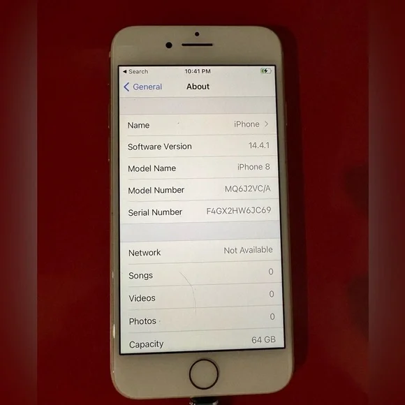 iPhone 8 - Picture 4 of 4